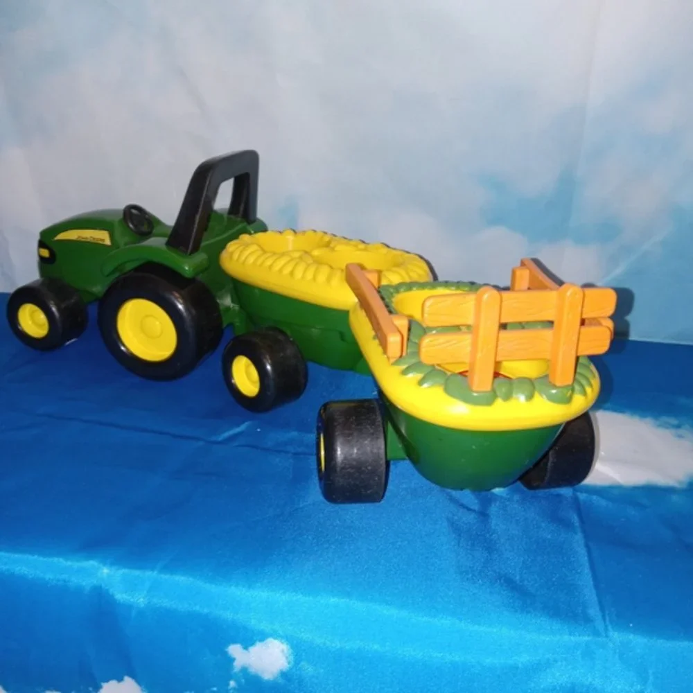 Tomy john deere
